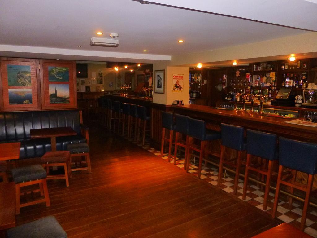 The Schooner Tavern Ballycotton Bagian luar foto