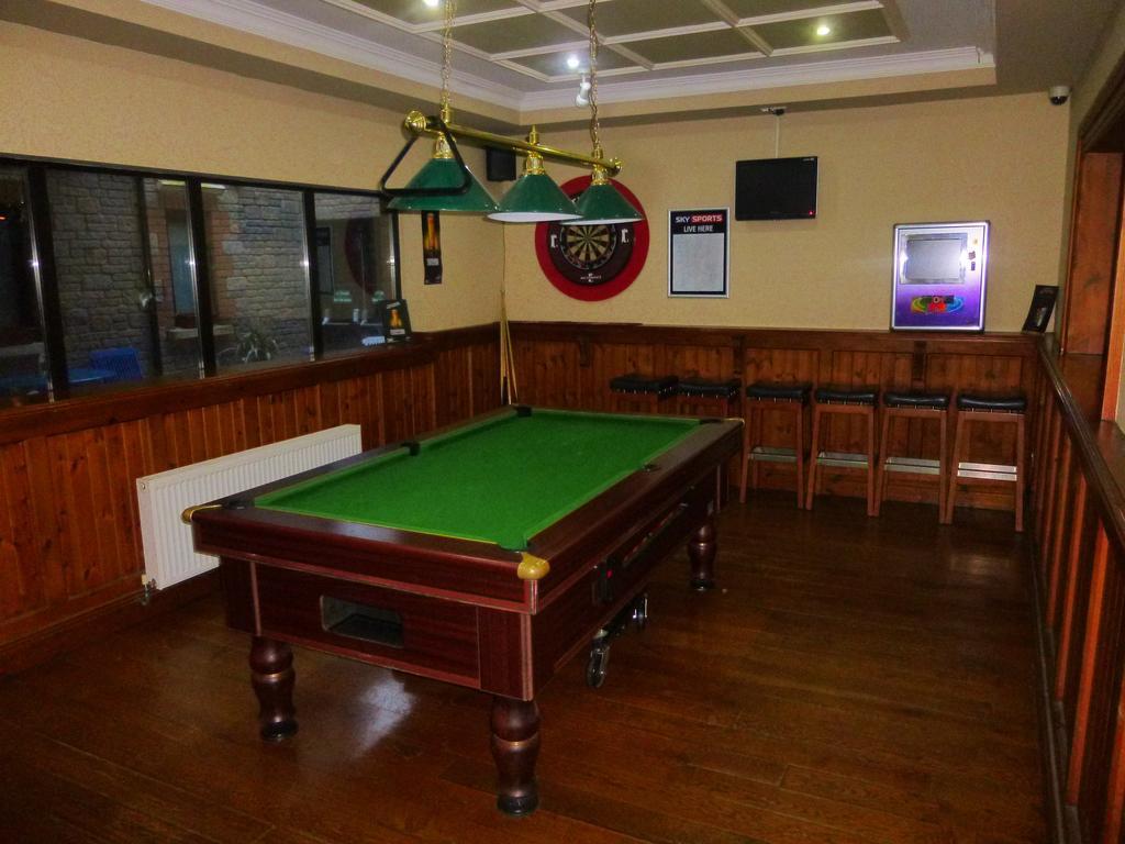 The Schooner Tavern Ballycotton Bagian luar foto